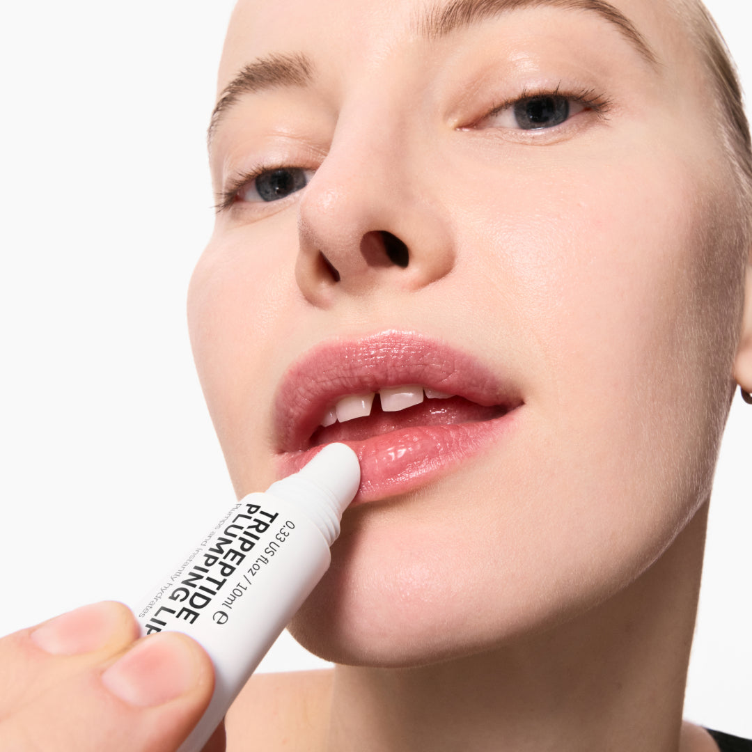 tripeptide-plumping-lip-balm-y1 Model01_270e8b98-a2ed-4742-b111-d25555f44100.jpg
